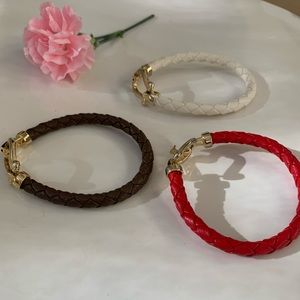 Set of three bracelet.